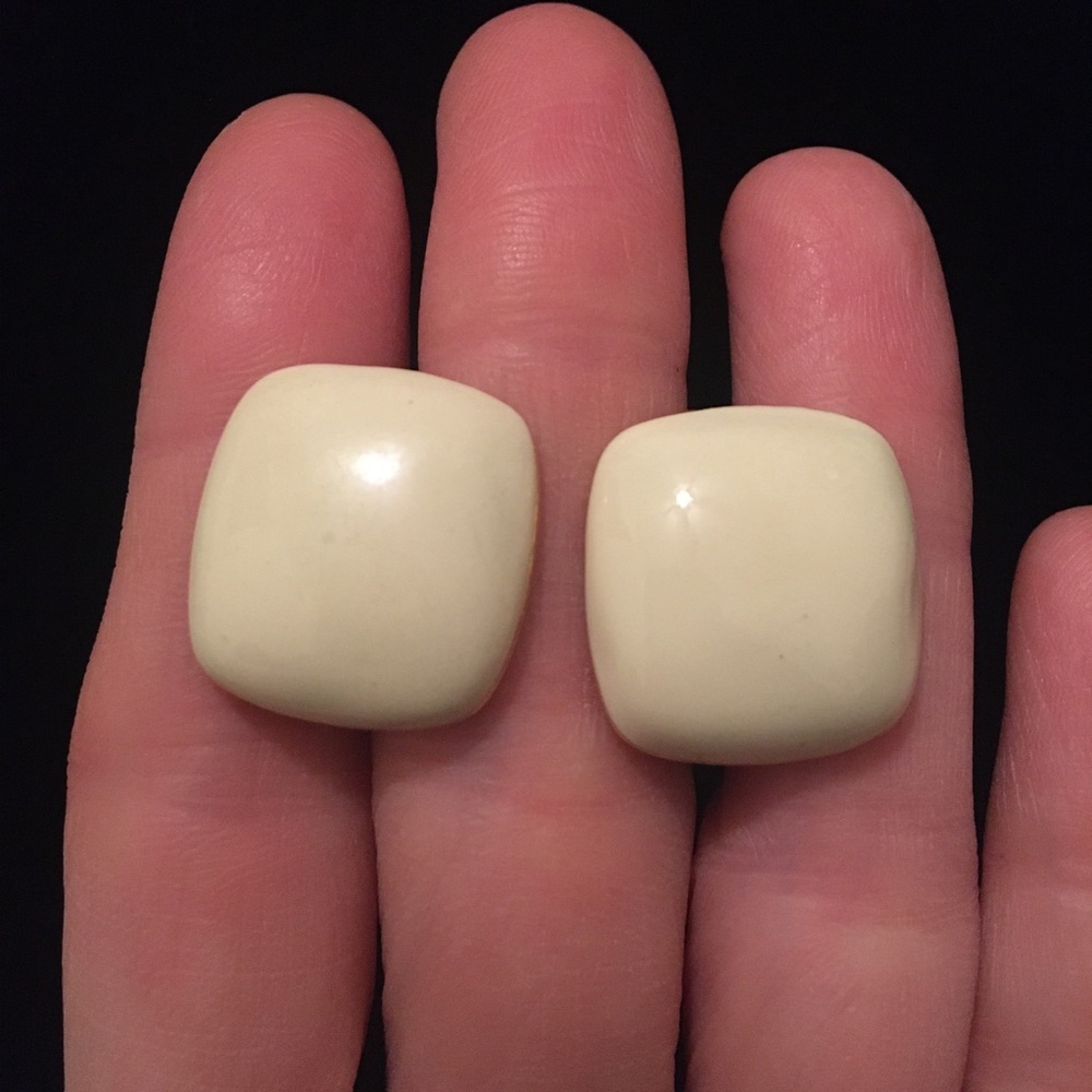 Vintage Napier Cream White Clip On Earrings
